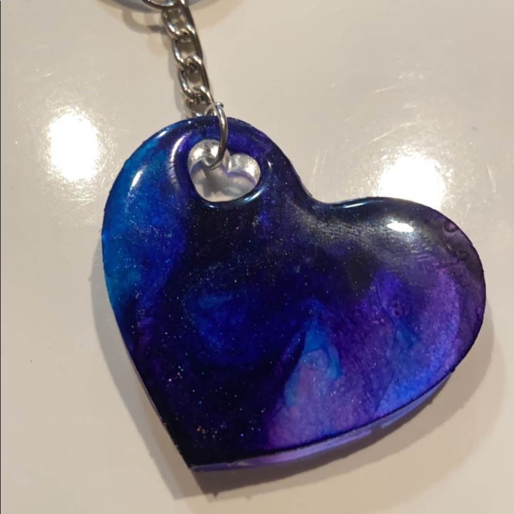 Resin galaxy heart keychain